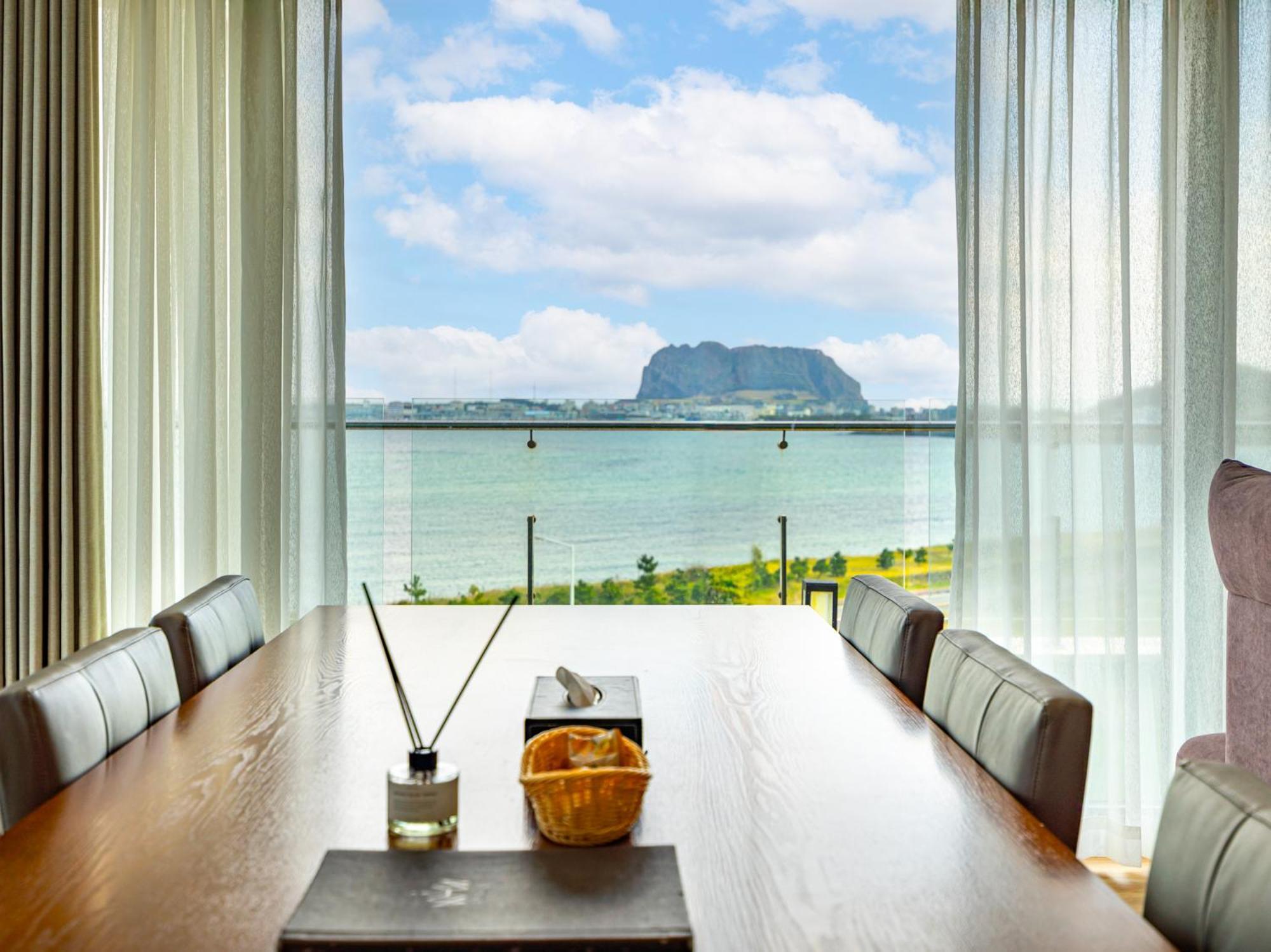 Jeju Attirance Hotel & Poolvilla Seogwipo Exterior photo